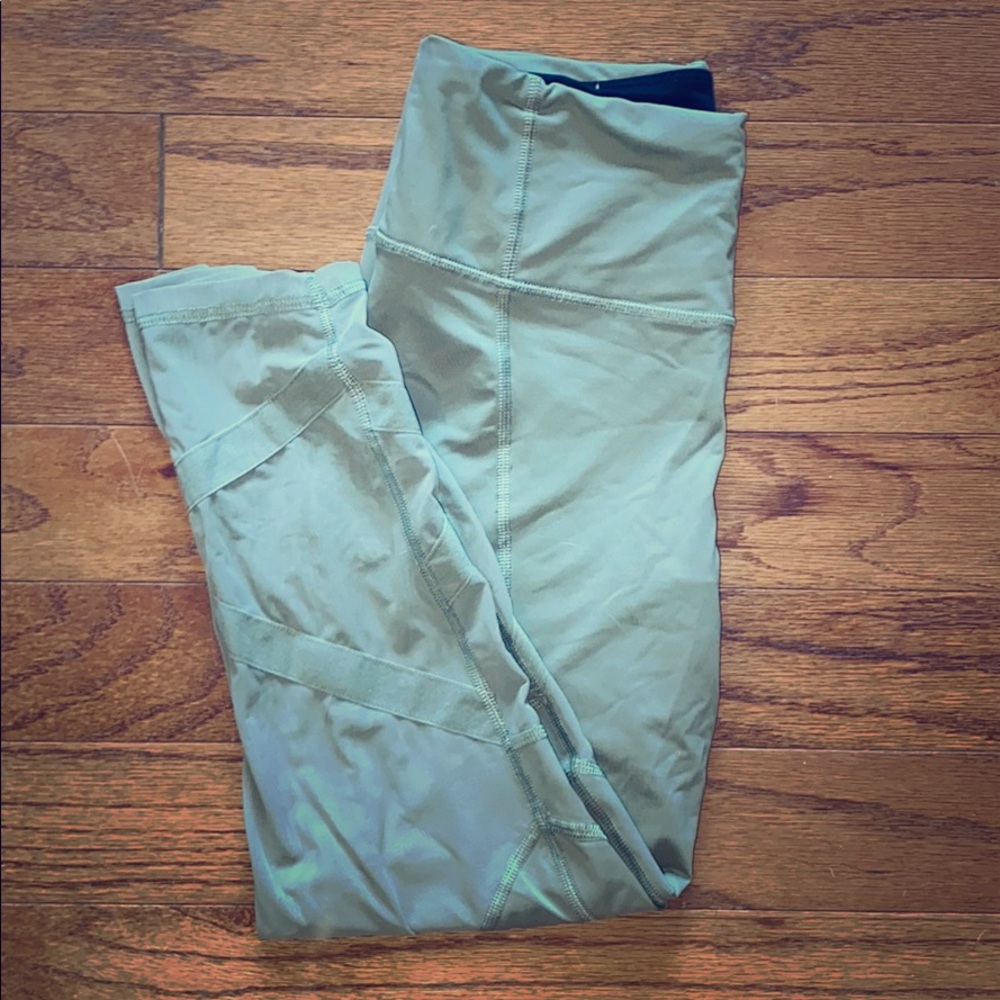 BLOW OUT SALE. VS cropped leggings mesh detail $12